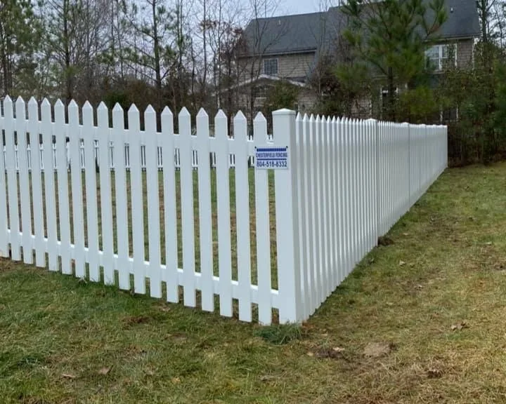 Richmond VA Vinyl Fence Installation