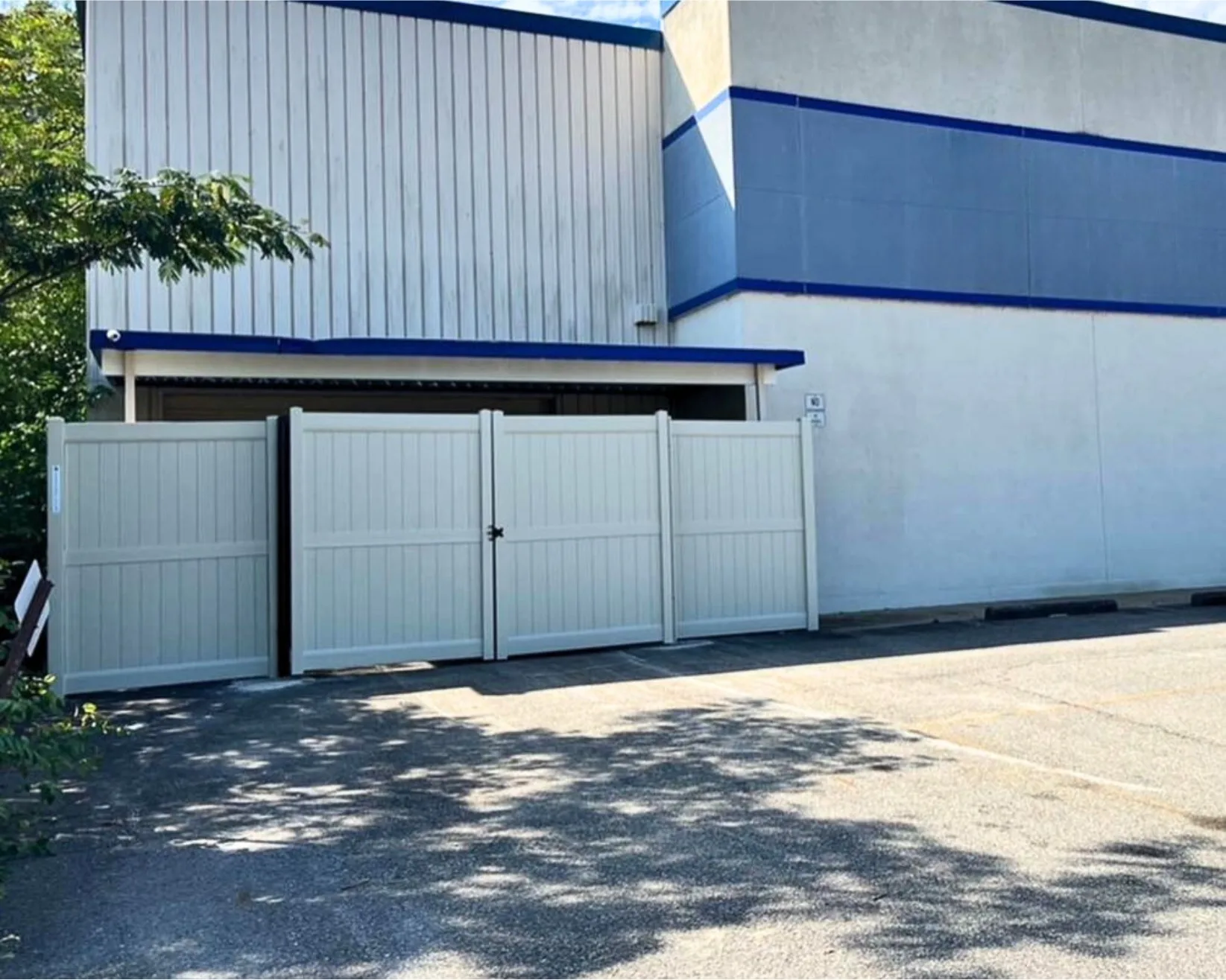 Richmond VA Commercial Vinyl Fence Installation